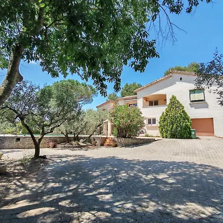 Soleil, Cigales & Piscine Dans Les Hauts De Feriehus Nîmes