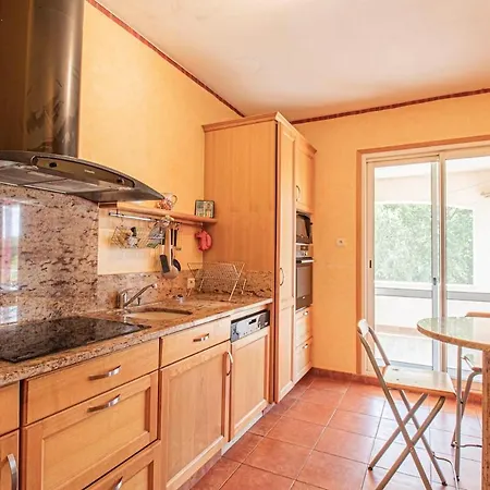 Soleil, Cigales & Piscine Dans Les Hauts De Feriehus Nîmes
