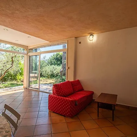 Soleil, Cigales & Piscine Dans Les Hauts De * ニーム