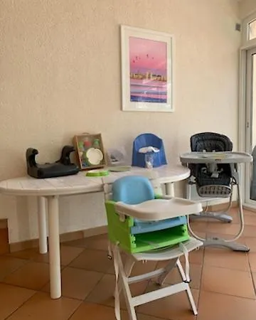 Soleil, Cigales & Piscine Dans Les Hauts De * ニーム